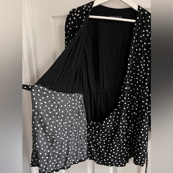 #18- Abercrombie and fitch black and white polka dot wrap romper Small - Picture 5 of 5
